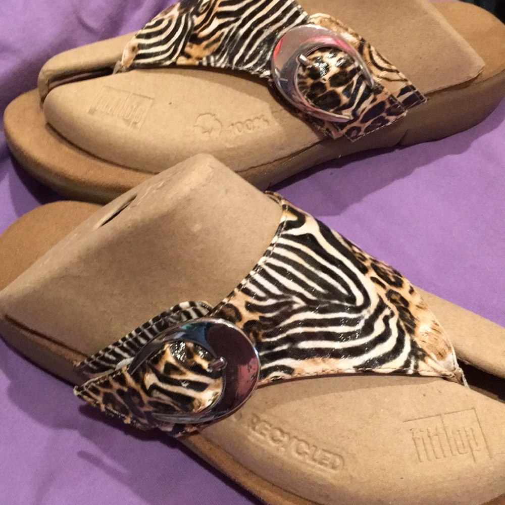 Animal print with buckle sandals